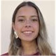 Profesora de matemáticas que imparte clases presenciales