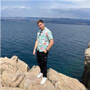 Student, der gerne vorallem jüngeren Schülern weiterhilft bei Grundlagen oder auch der Vorbereitung auf die nächste Klassenarbeit