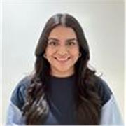Niñera y profesora bilingüe comprometida, con experiencia en el cuidado y de niños en edad preescolar y escolar. 