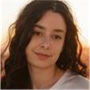 Profesora bilingüe de ingles apto para cada nivel de enseñanza usando juegos o para niños más grandes literatura a su nivel. 