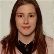 Profesora de primaria apta para todas las asignaturas.