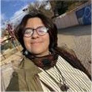 Artista multidisciplinaria con experiencia en arte para niños 