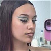 Profesora de maquillaje social y de fantasia, tambien tengo técnicas de estética 