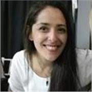 Profesora de Dibujo y Pintura, egresada del conservatorio Grassi, Argentina