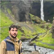 Insegnante di matematica, laureato in ingegneria