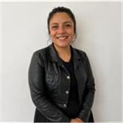 Profesora de inglés con experiencia en clases online individuales, enfocadas en conversación, vocabulario y uso del idioma.