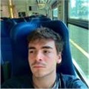 Laureando in lettere Classiche, diplomato al liceo classico con 100