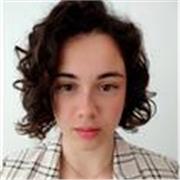 Laureata in biotecnologie industriali da lezioni di biologia a studenti di medie e superiori