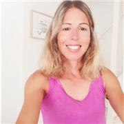 Je suis espagnole de naissance et j'habite en France depuis 9 ans. J'enseigne l'espagnol aux enfants, adolescents et adultes.