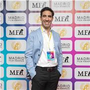 Profesor de teatro y coaching personal para todos los niveles.