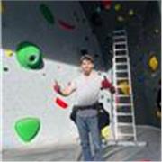 Profesor titulado en escalada con experiencia de más de tres años a personas de todas las edades, niños, adolescentes y adultos