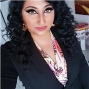 Insegnante di lettere, con certificazione C2 d'inglese, impartisce ripetizioni di Italiano, latino, greco geo/storia e inglese