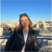 Studentessa con percorso accademico in inglese, disponibile per ripetizioni e conversazione in presenza/online