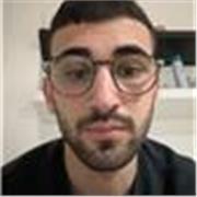 Studente di quinto superiore con ottime conoscenze chimiche