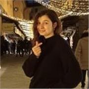 Studentessa universitaria con Certificato B2 offre lezioni per ragazzi di medie ed elementari