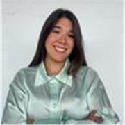 Graduada en Química y Máster en Cosmética y dermofarmacia