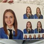 Soy una mujer muy simpática y alegre, con muchas ganas de enseñar, y me encantaría tratar o con niños pequeños o adolescentes