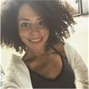 Profesora de danza, stretching y movilidad para mujeres, con clases online o presenciales