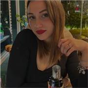 diplomata linguistico, laureanda in tecnologie alimentari