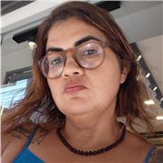 Sou formada desde 2017 e leciono há 7 anos para turmas do Ensino fundamental 2. Sou casada, tenho 45 anos e não tenho filhos