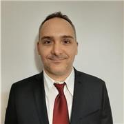 Utilizzo l'inglese sul lavoro ma anche nel privato da ormai 15 anni e sono laureato in lingue e letterature straniere. Contattami!