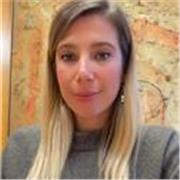 Profesora de economía, contabilidad, fiscalidad y matemáticas para estudiantes, con enfoque práctico y cercano.