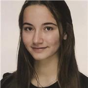 Profesora de lengua y literatura Castellana para todos los niveles de enseñanza primaria y secundaria, también bachillerato.