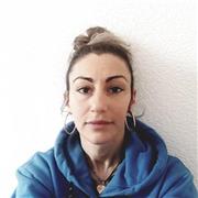 Professeure de yoga, spécialisée en yoga therapie