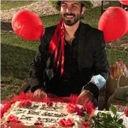 Laureato con lode alla Laurea triennale in Storia e Filosofia all’Università di Trieste. 
Ora frequentate del corso Magistrale di Storia, sempre a Trieste