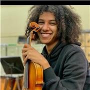 I believe in a productive yet enjoyable class,
I am patient, enthusiastic, adaptable and love teaching violin.
I teach from beginner to advanced with a variety in teaching styles and music styles.
