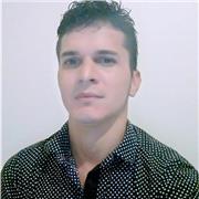 Licenciado en Artes plasticas con experiencia en la enseñanza de las artes plásticas (Dibujo, pintura y manualidades)