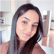 Profesora de varias asignaturas como contabilidad, economía, finanzas, matemáticas empresariales e inglés.