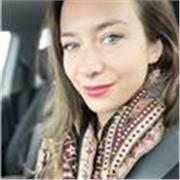Francese nata e cresciuta in Francia. Le insegnerò il francese che ti servirà per i viaggi, per il lavoro e per la cultura