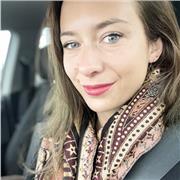 Francese nata e cresciuta in Francia. Le insegnerò il francese che ti servirà per i viaggi, per il lavoro e per la cultura