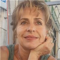 Madre lingua francese 1 anno deug all'università di Aix en Provence + 5 anni di università presso lingue e letterature straniere di genova
