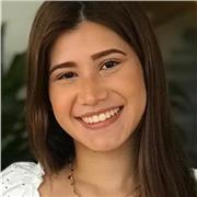 Estudiante de último semestre de psicología con conocimientos en psicopatología y corrientes psicológicas como conductismo, psicología humanista y posracionalista, conceptos básicos en psicoanálisis e investigación y social comunitaria