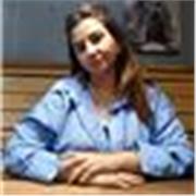 Profesora imparte clases de español a niños, adolescentes o adultos