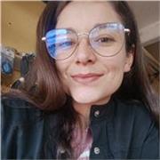 Profesora de apoyo a jóvenes de nivel secundaria y medio superior