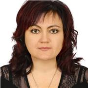 Professeur particulier d'une université linguistique donne des cours de russe à des étudiants de tous niveaux. 25 ans d'enseignement réussi