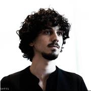 Insegnate di canto e chitarra elettrica, esperienza di 10 anni nel settore