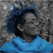 Française parfaitement bilingue vivant à Ganges donne des cours de FLE adultes et enfants ligne en Français et italien. 