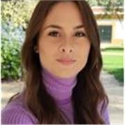 Laureata in Psicologia e Diplomata in un liceo scientifico con indirizzo scienze applicate