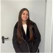 He estudiado el ciclo de atención a la dependencia, y las practicas en un colegio. Tengo experiencia con pequeños y mayores