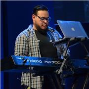 Profesor y director de orquesta imparte clases de música a domicilio para todas las edades