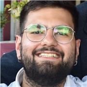 offro lezioni private a bambini delle scuole elementari, medie, superiori e università, adattandole alle loro esigenze