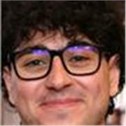 Laureato all'università in Ortottica offre aiuto e sostegno nello svolgimento dei compiti