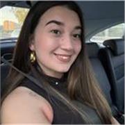 Estudiante de pedagogía apta para enseñar a extranjeros