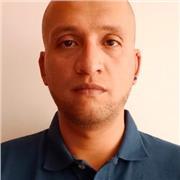 Profesor de matemáticas y física para estudiantes de colegio o universidad