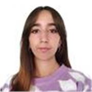 Estudiante imparte clases de apoyo a niños de primaria
