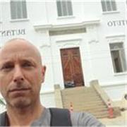 Chercheur en écologie avec une expérience internationale de terrain et de publication scientifique, je propose des cours